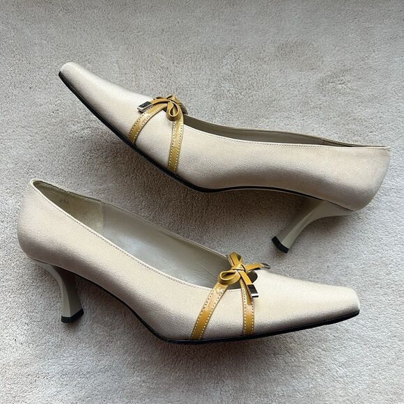 VanEli Wheat Taffeta With Gold Patent Leather Bow Heel Pump Women 7 M Classic - Picture 15 of 15